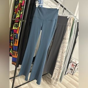 ARITZIA TNACTION FLARE PANTS